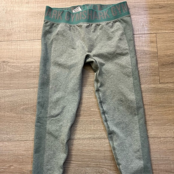 Gymshark Pants - Gymshark leggings medium
